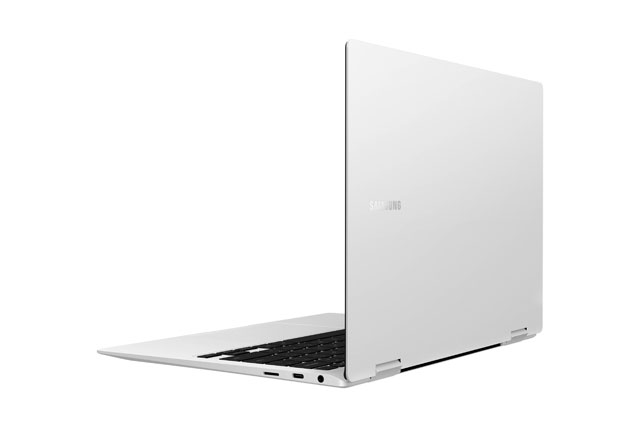 Samsung NP930XED-KB2US Laptop